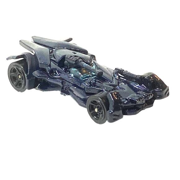 Hot Wheels Justice League Batmobile Diecast Car Mattel FJV39 1188 MJ 1 NL - Picture 1 of 11